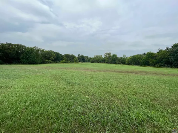 3225 SW Burlingame Rd, Wakarusa, KS 66546