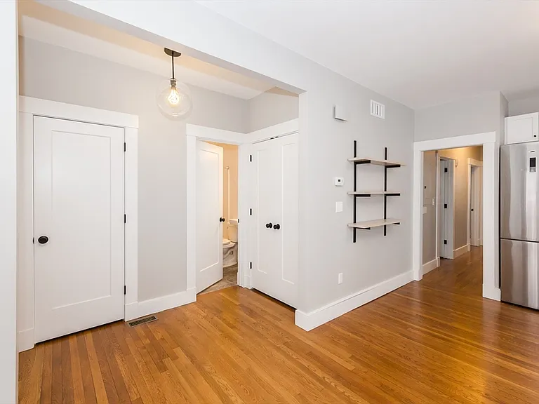 127 Hudson St #1 — Photo 4