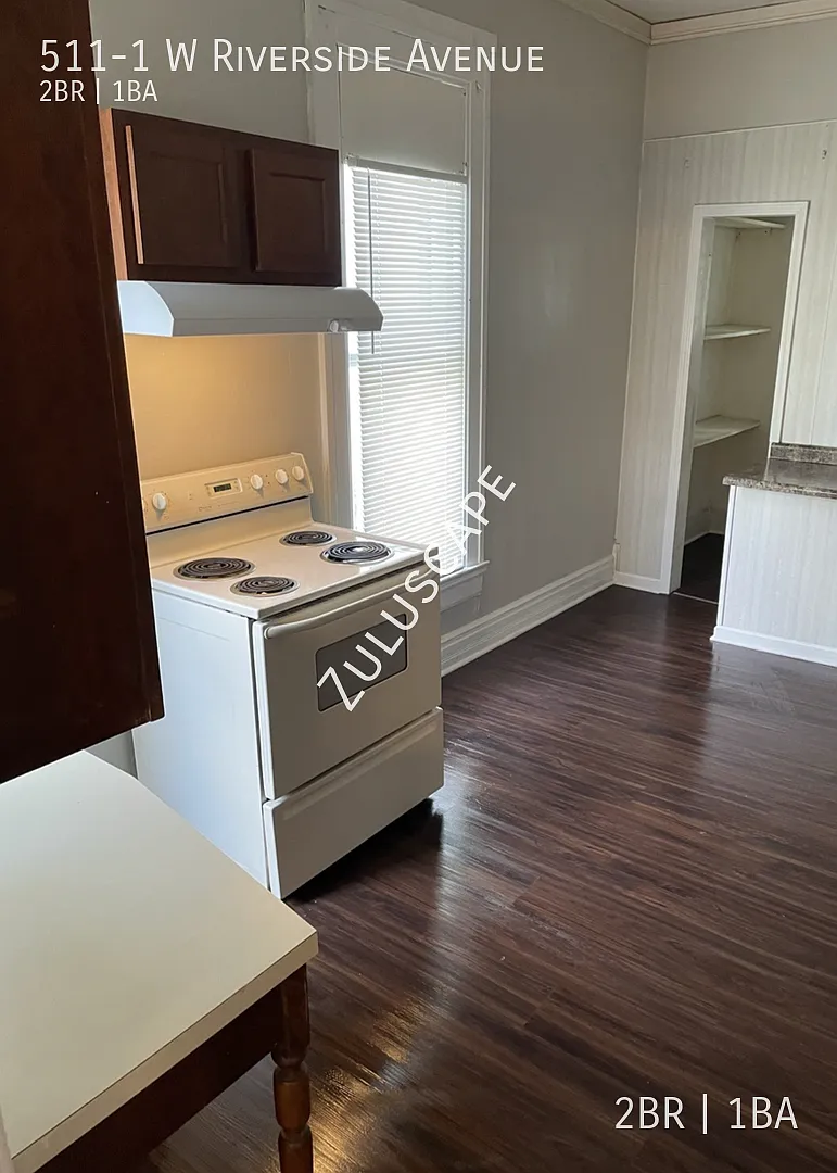Free 1st Month Rent!....511-1 Riverside / 2 Bed 1 Bathroom First Floor Apartment Near Ball State ... — Photo 2