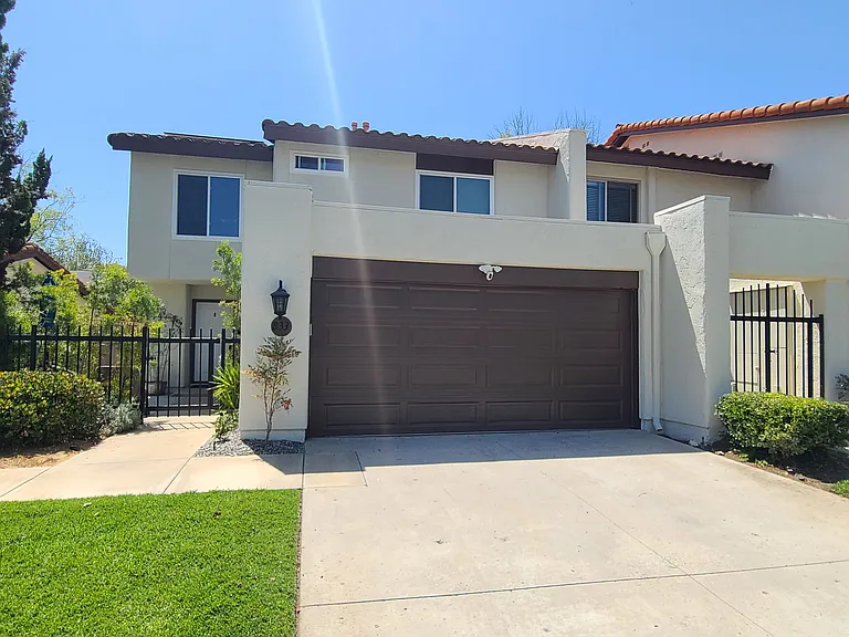 833 Shadow Lake Dr — Photo 1