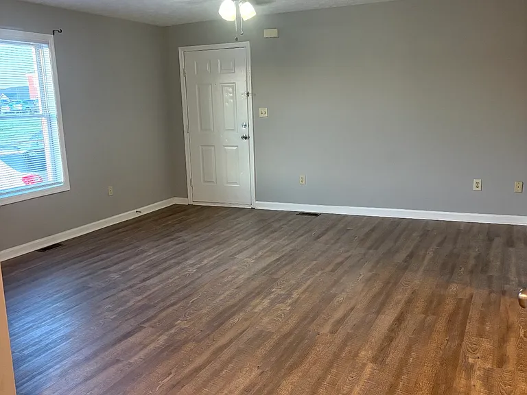 407 Jason Dr #4 — Photo 6