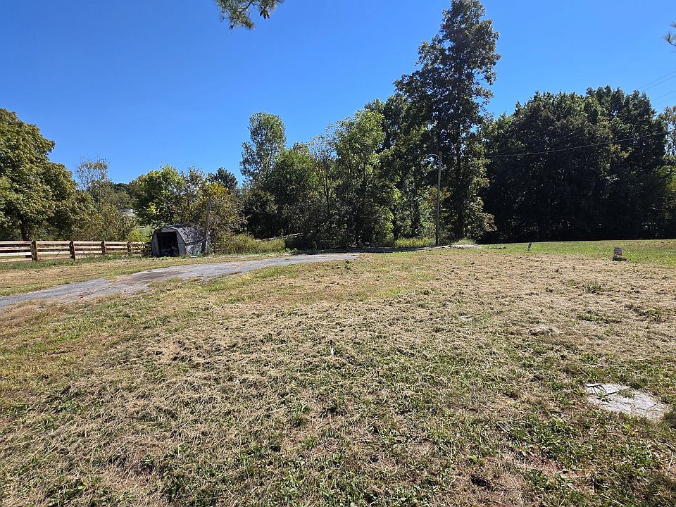 2nd image of 1365 Powell Taylor Rd