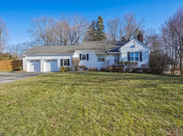 9 Stone Ave, Hopatcong Boro, NJ 07843