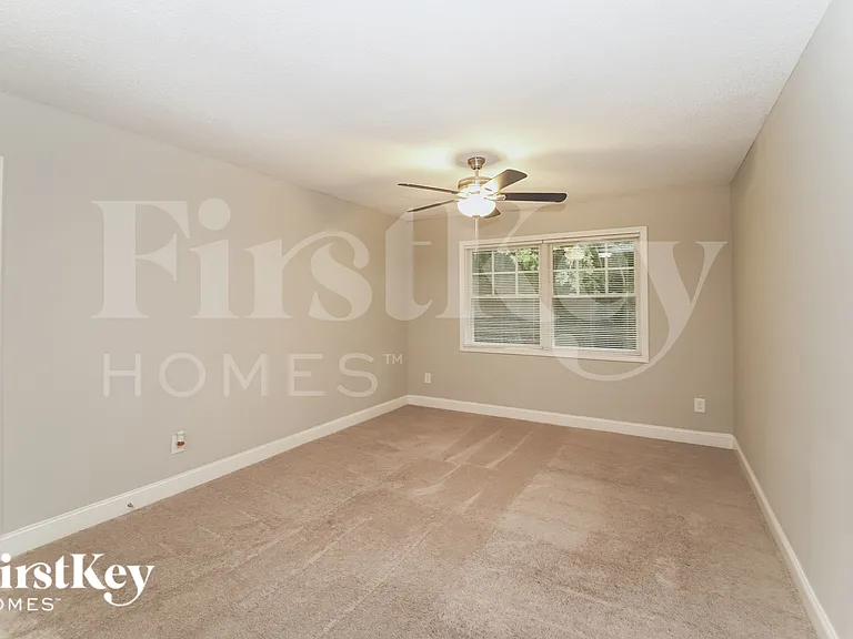 2521 Skyland Dr — Photo 8