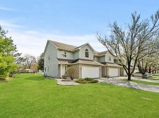 2220 Gladiola Ln, Crest Hill, IL 60403