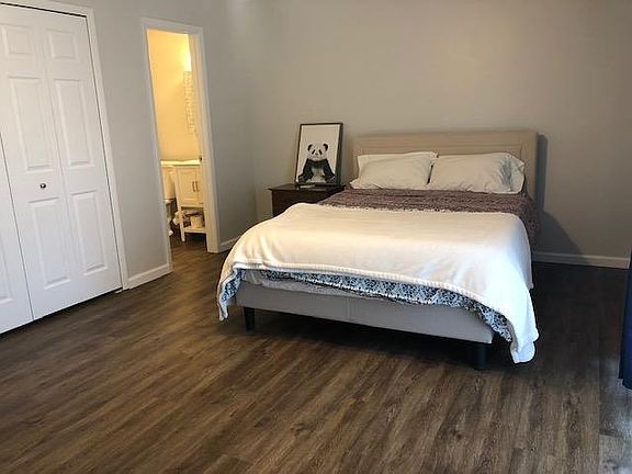 5th image of 846 Town Cir