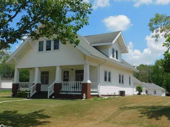 513 Maple St, Deloit, IA 51441