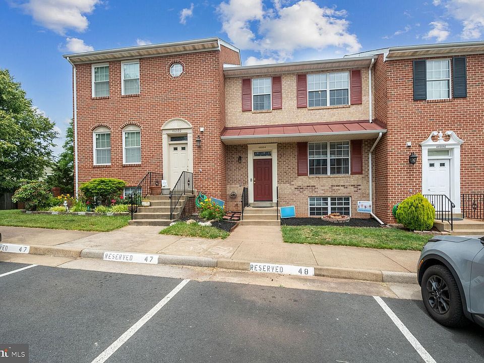 1st image of 46594 Carriage Ct