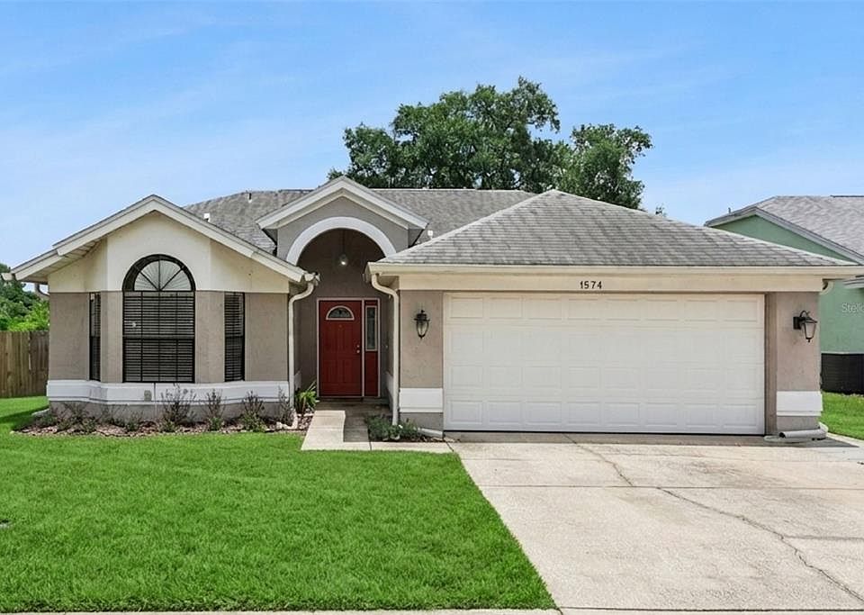 1st image of 1574 MARGARETE CRESCENT DRIVE