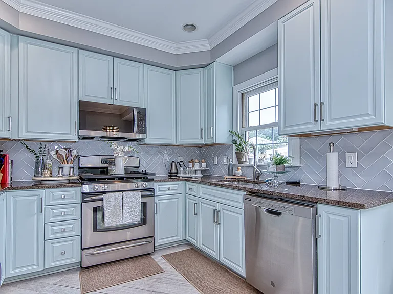 2272 S Garfield St — Photo 17