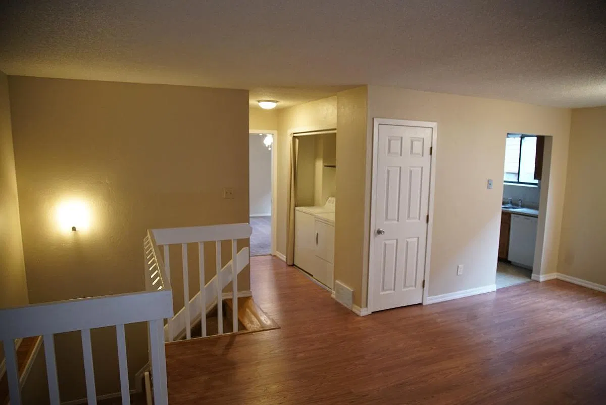 3 bed, 1776 sqft, $1,400 — Photo 2