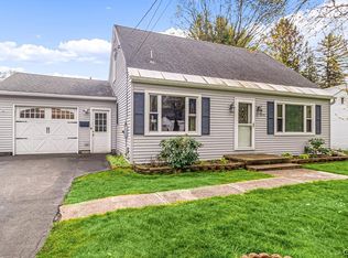 5676 Mapleton Dr, Utica, NY 13502