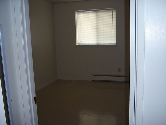 3rd image of 490 Talbot Ave #22