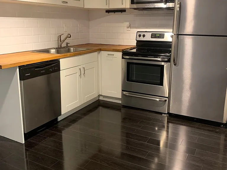 1260 York St #210 — Photo 4