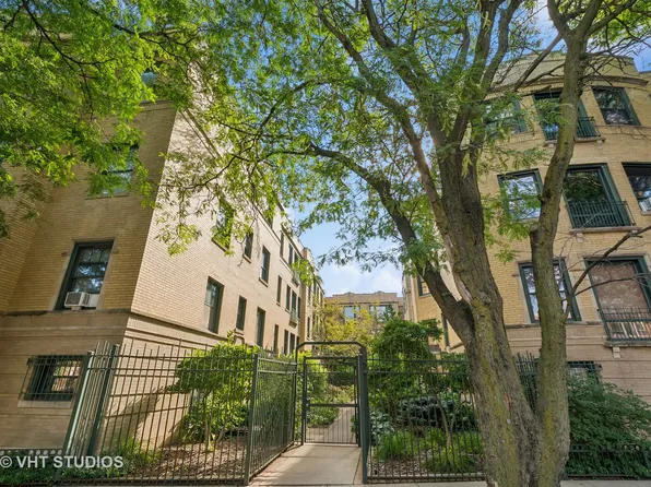 7029 N Sheridan Rd #3, Chicago, IL 60626