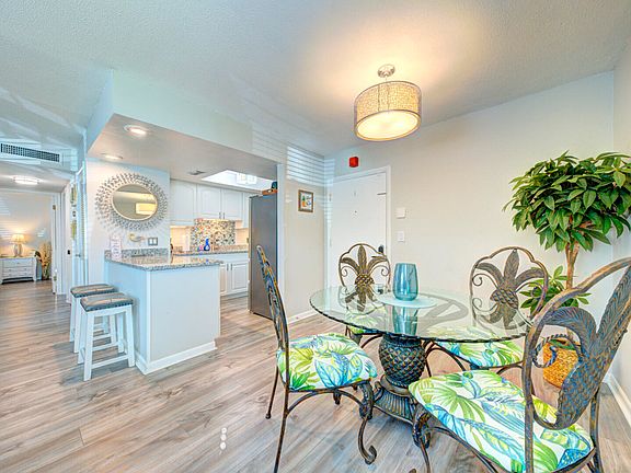 3rd image of 230 Columbia Dr #116