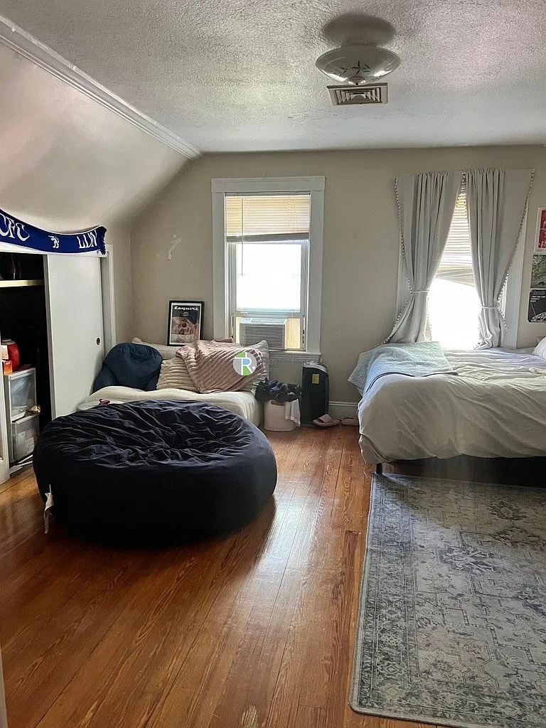 5 bed, 1.5 bath, $7,000 — Photo 4