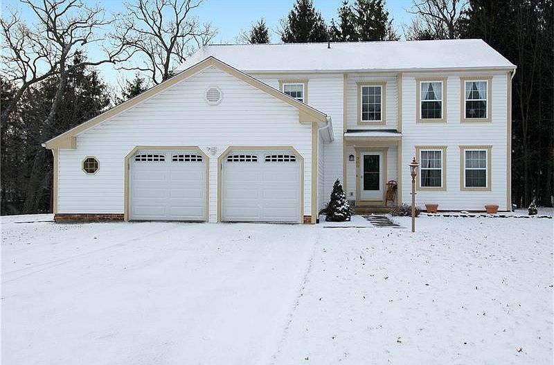 1st image of 200 Royal Oak Ct