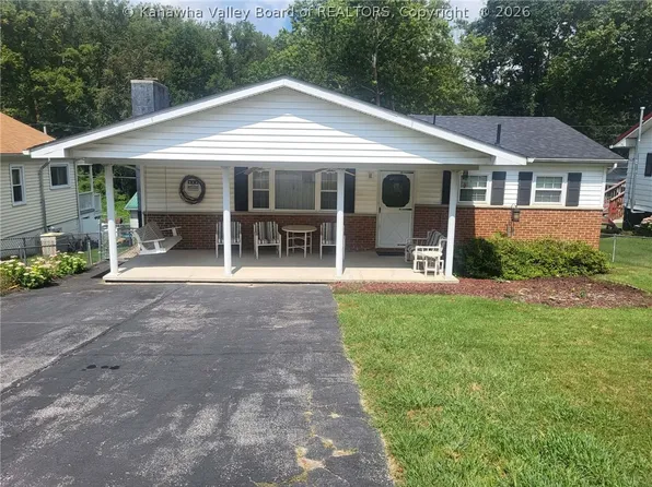 32 2nd St W, Dunbar, WV 25177