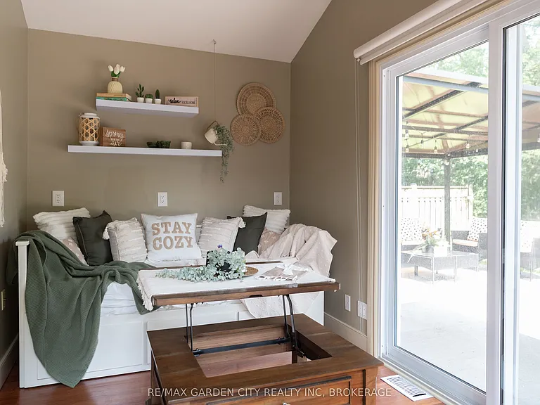 5853 McLeod Rd — Photo 20