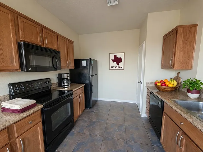 4137 McFarland Dr — Photo 6