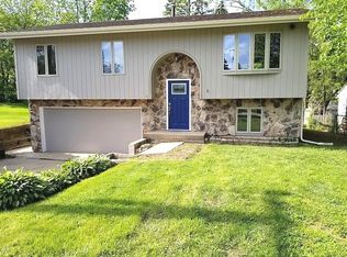 8804 Ramble Rd, Wonder Lake, IL 60097