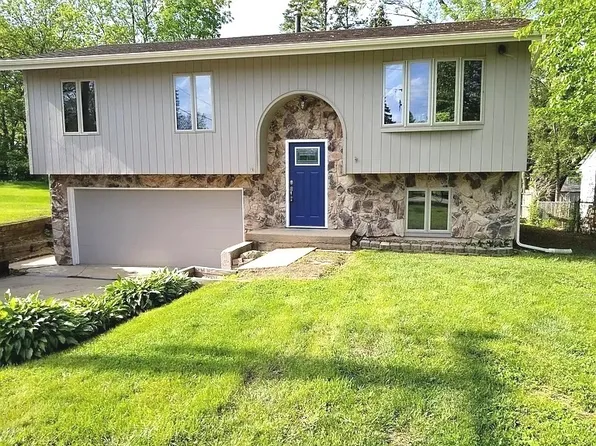 8804 Ramble Rd, Wonder Lake, IL 60097