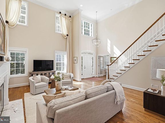 3rd image of 509 W Montgomery Ave