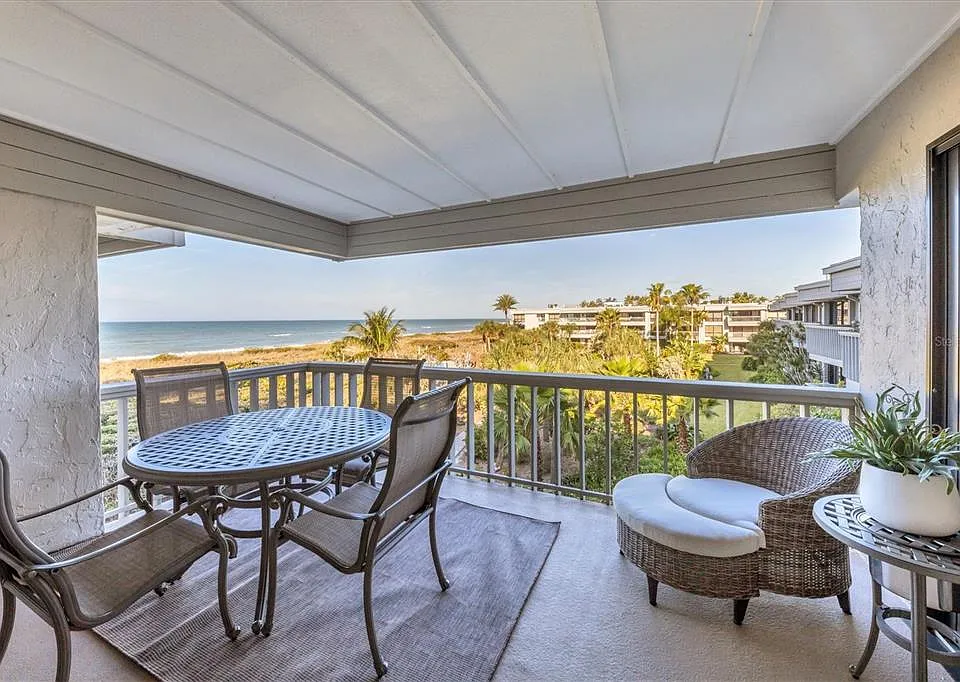 5757 Gulf Of Mexico Dr #305