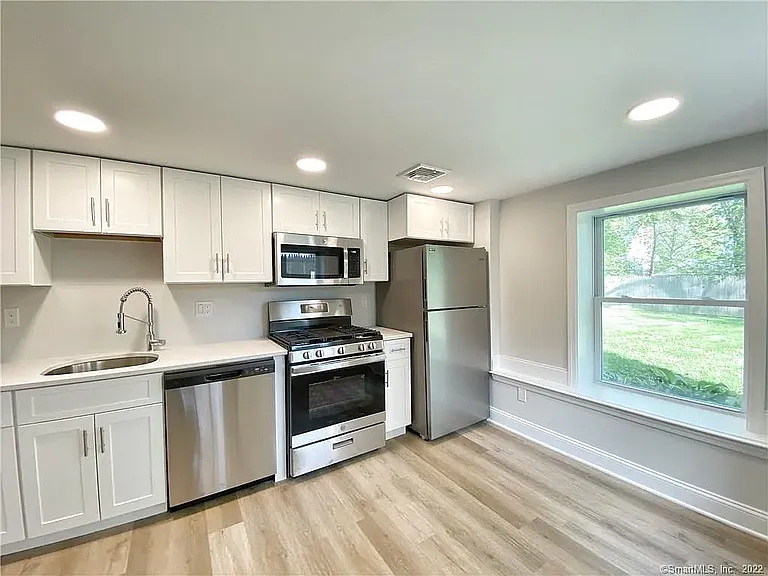 96 Cold Spring Rd #1 — Photo 1