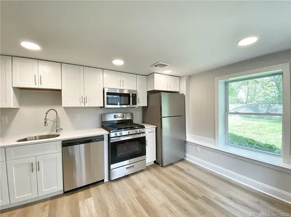 96 Cold Spring Rd #1, Stamford, CT 06905