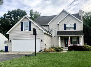 14115 Eastview Dr, Fenton, MI 48430