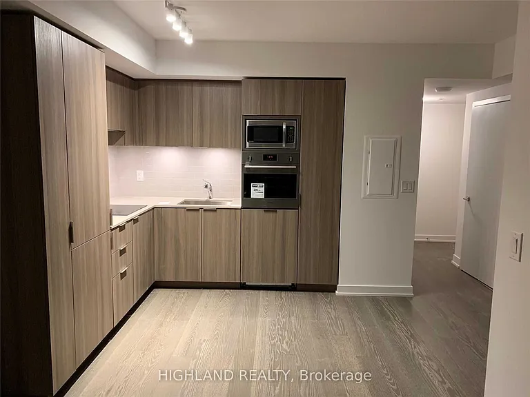 11 Wellesley St W #3206 — Photo 8