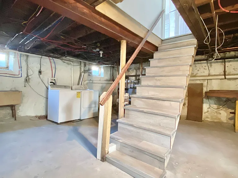 1029 Lafayette Ave — Photo 14