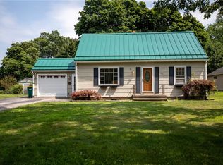 832 Dewitt Rd, Webster, NY 14580