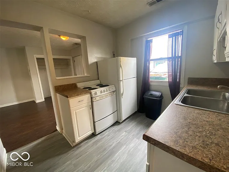 205 Baronne St — Photo 9