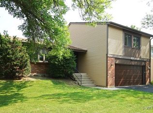 113 Norwood Ct, Rolling Meadows, IL 60008