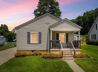 118 Peck St, Pembroke, VA 24136