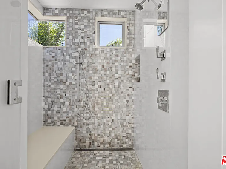 1217 Cabrillo Ave — Photo 33