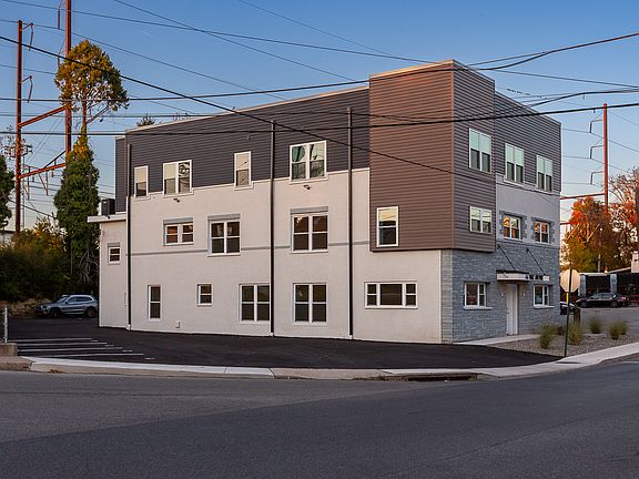 3rd image of 44 Yale Ave #11228080