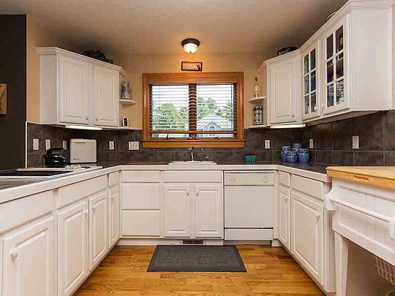 5th image of 5 Brook Hill Dr Unit 304