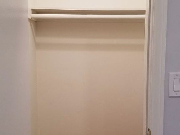 5th image of 2009 Argyle Ave APT 5