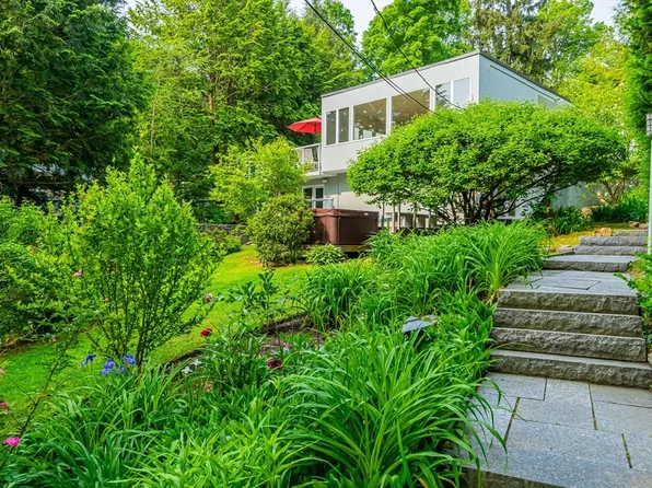 5 Moon Hill Rd, Lexington, MA 02420