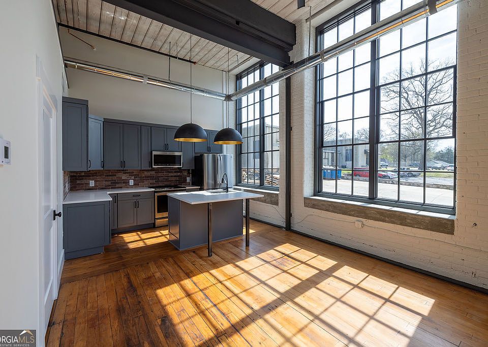 1st image of 200U Barrett St #217