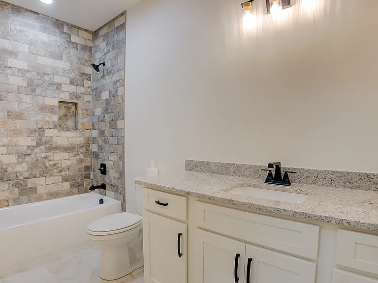77 Kings Pond Cv — Photo 24