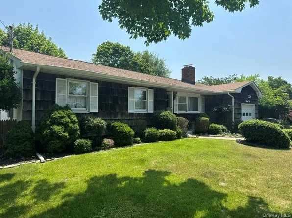 22 Faith Drive, Hampton Bays, NY 11946