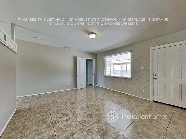 5611 N 65th Ave — Photo 8