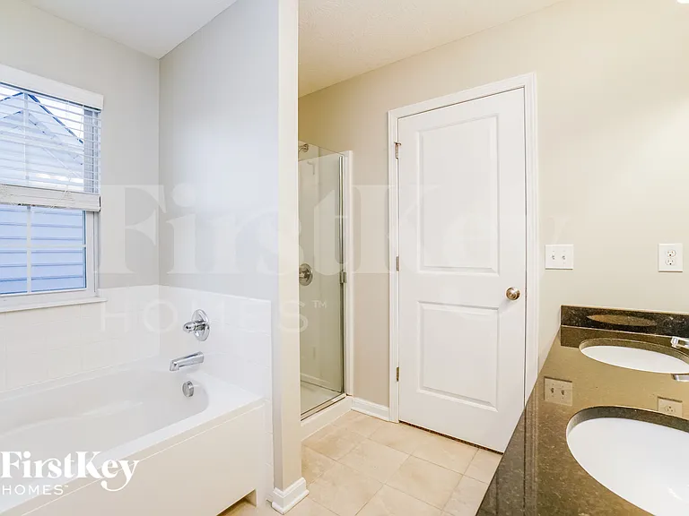 4015 Peregrine Pass Dr — Photo 11