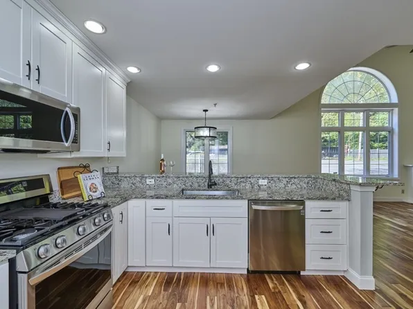1376 River St Unit 1, Haverhill, MA 01832