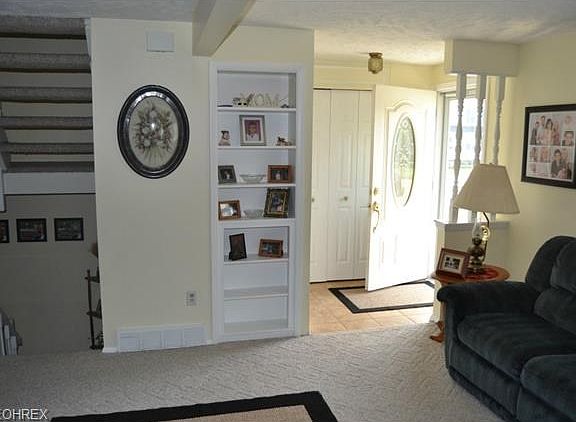 4th image of 7421 Essex Dr Unit E